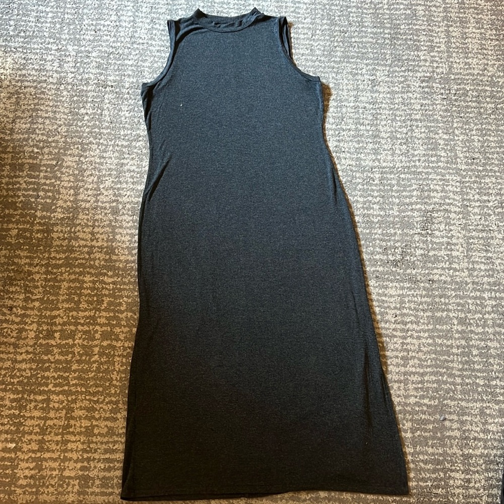 Sleeveless Daily Ritual midi dress in size large.